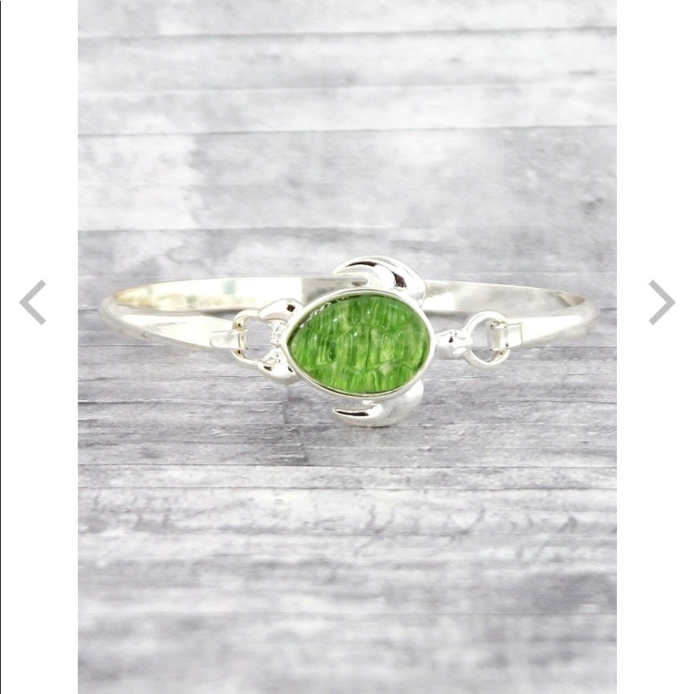 🌼 SALE 🌼 ....... BANGLE